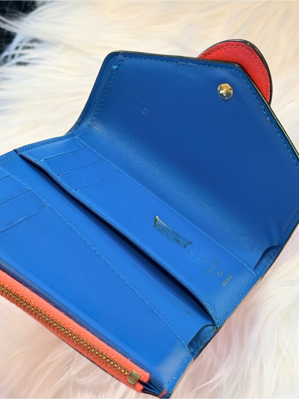 Louis Vuitton Coral Leather Wallet with Gold LV Medallion✨ - Picture 4 of 9